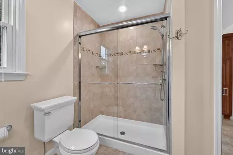 Bath - 1240 Pine Hill Rd, Mclean, VA 22101 photo 2 of 4