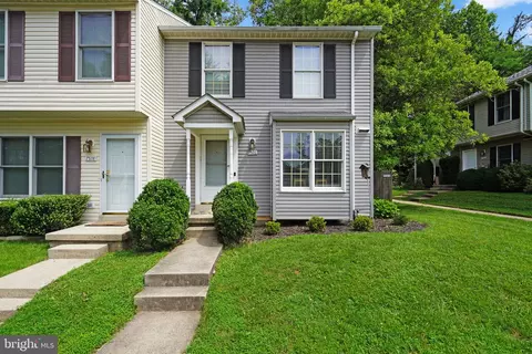7576 Wood Mist Ln, Falls Church, VA 22043