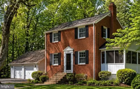 7208 Early St, Annandale, VA 22003