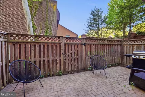 Exterior - 1320 Lessard Ln, Mclean, VA 22101 photo 3 of 5