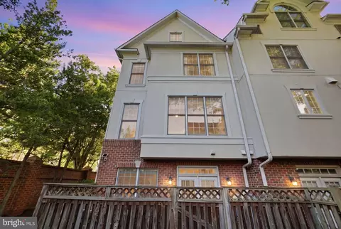 Exterior - 1320 Lessard Ln, Mclean, VA 22101 photo 5 of 5