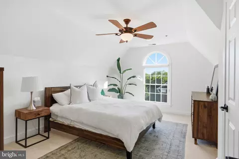 Bedroom - 1320 Lessard Ln, Mclean, VA 22101 photo 5 of 7