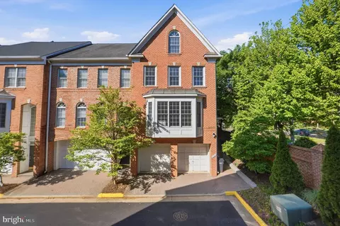 Exterior - 1320 Lessard Ln, Mclean, VA 22101 photo 2 of 5