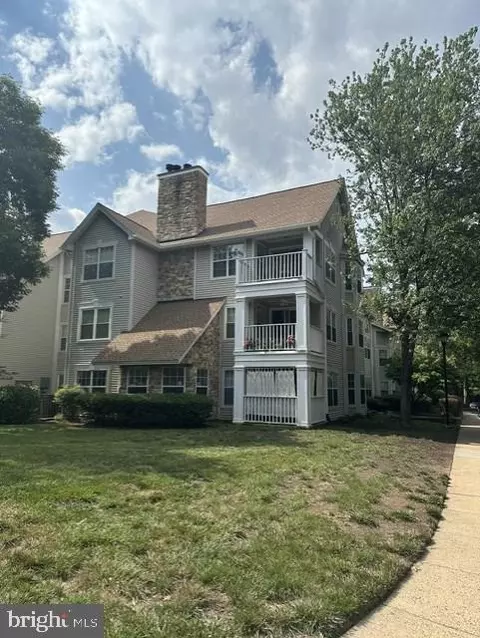 5612 Willoughby Newton Dr #35, Centreville, VA 20120