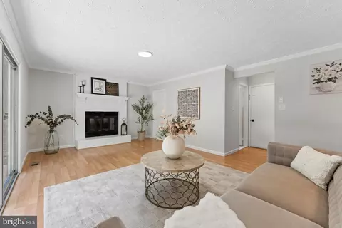 Living - 8523 Hooes Rd, Springfield, VA 22153 photo 6 of 7
