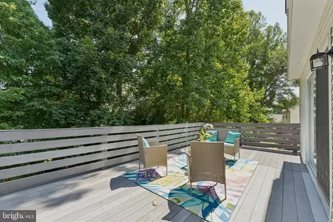 Exterior - 8523 Hooes Rd, Springfield, VA 22153 photo 4 of 15