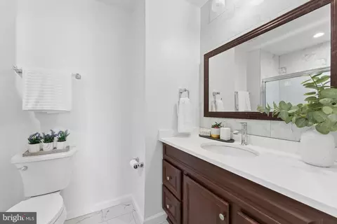 Bath - 8523 Hooes Rd, Springfield, VA 22153 photo 3 of 4