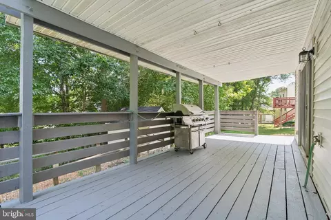 Exterior - 8523 Hooes Rd, Springfield, VA 22153 photo 7 of 15