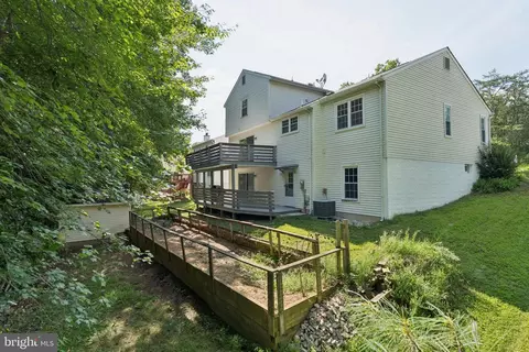Exterior - 8523 Hooes Rd, Springfield, VA 22153 photo 10 of 15