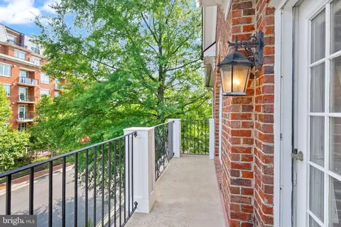 Exterior - 1334 Lessard Ln, Mclean, VA 22101 photo 4 of 11