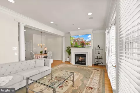 Living - 1334 Lessard Ln, Mclean, VA 22101 photo 3 of 4