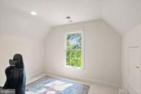 Bedroom - 1334 Lessard Ln, Mclean, VA 22101 photo 5 of 7