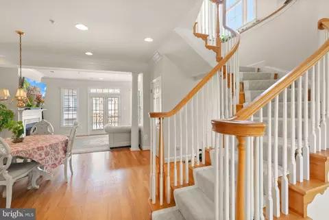 Entry Way - 1334 Lessard Ln, Mclean, VA 22101 photo 6 of 11