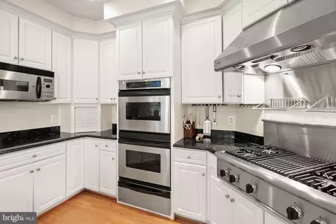 Kitchen - 1334 Lessard Ln, Mclean, VA 22101 photo 3 of 5