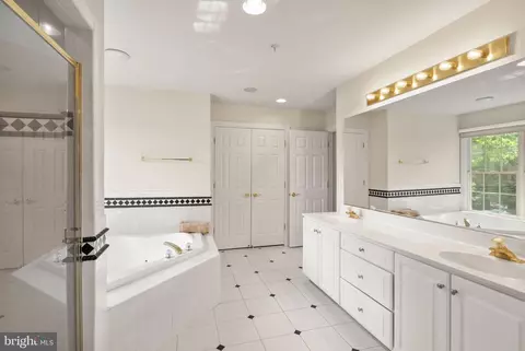 Bath - 1334 Lessard Ln, Mclean, VA 22101 photo 4 of 6