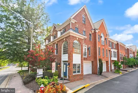 Exterior - 1334 Lessard Ln, Mclean, VA 22101 photo 2 of 11