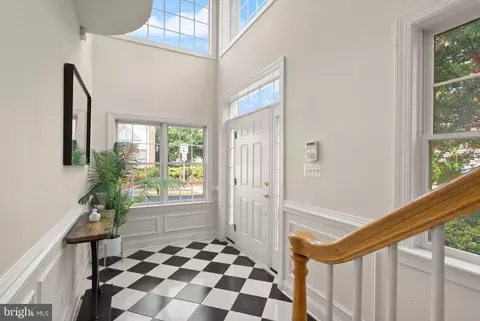 Entry Way - 1334 Lessard Ln, Mclean, VA 22101 photo 3 of 11