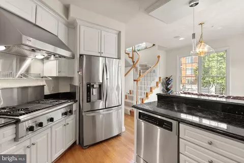 Kitchen - 1334 Lessard Ln, Mclean, VA 22101 photo 5 of 5