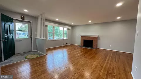 Living - 7914 Ellet Rd, Springfield, VA 22151 photo 3 of 4