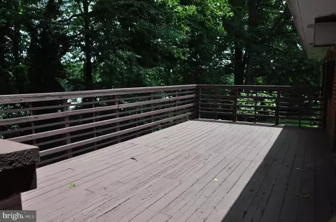 Exterior - 7914 Ellet Rd, Springfield, VA 22151 photo 3 of 4