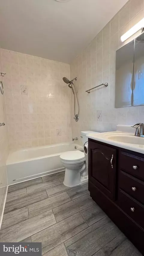 Bath - 7914 Ellet Rd, Springfield, VA 22151 photo 1 of 5