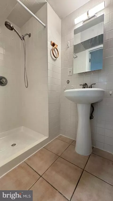 Bath - 7914 Ellet Rd, Springfield, VA 22151 photo 5 of 5