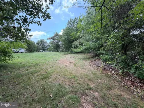 9203 Ox Rd, Lorton, VA 22079 photo 2