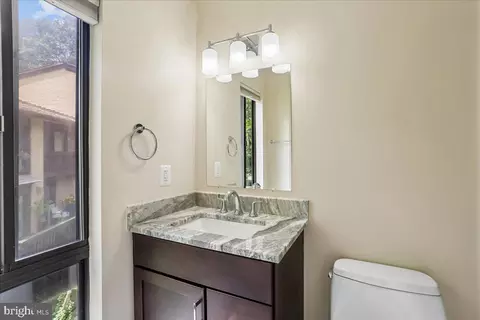 Bath - 11310 Dockside Cir, Reston, VA 20191 photo 4 of 6
