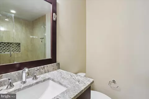 Bath - 11310 Dockside Cir, Reston, VA 20191 photo 2 of 6