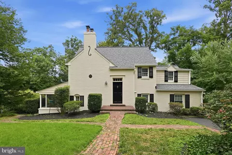 3419 Woodside Rd, Alexandria, VA 22310