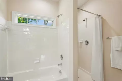 Bath - 6322 Halsey Rd, Mclean, VA 22101 photo 4 of 6