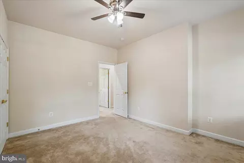 Entry Way - 6322 Halsey Rd, Mclean, VA 22101 photo 5 of 6