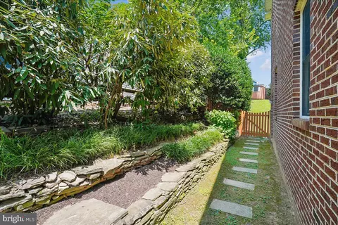 Exterior - 6322 Halsey Rd, Mclean, VA 22101 photo 11 of 11