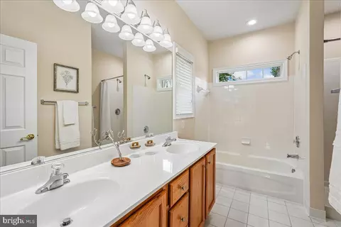 Bath - 6322 Halsey Rd, Mclean, VA 22101 photo 3 of 6