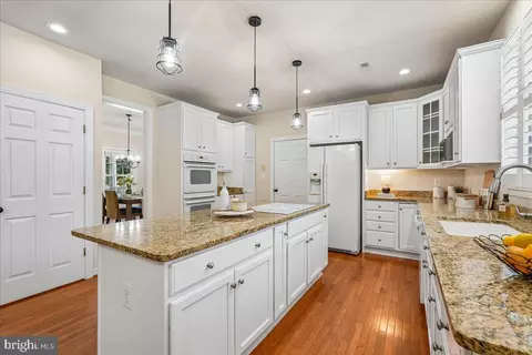 Kitchen - 6322 Halsey Rd, Mclean, VA 22101 photo 3 of 4