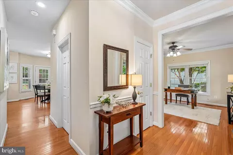 Entry Way - 6322 Halsey Rd, Mclean, VA 22101 photo 2 of 6