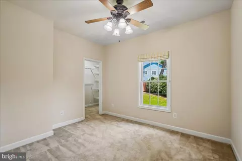 Bedroom - 6322 Halsey Rd, Mclean, VA 22101 photo 6 of 7