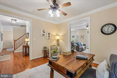 Entry Way - 6322 Halsey Rd, Mclean, VA 22101 photo 3 of 6
