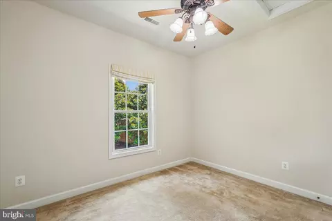 Bedroom - 6322 Halsey Rd, Mclean, VA 22101 photo 5 of 7