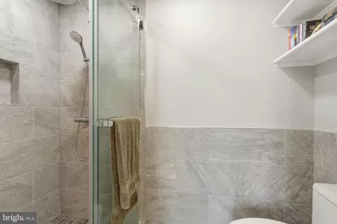 Bath - 6656 Hampton Park Ct, Mclean, VA 22101 photo 4 of 6