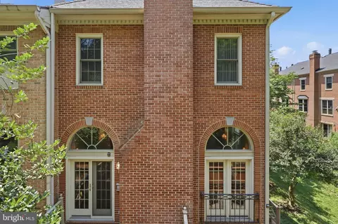 Exterior - 6656 Hampton Park Ct, Mclean, VA 22101 photo 8 of 9