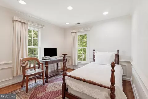 Bedroom - 6656 Hampton Park Ct, Mclean, VA 22101 photo 5 of 5