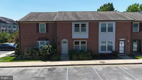 5603 Independence Cir, Alexandria, VA 22312