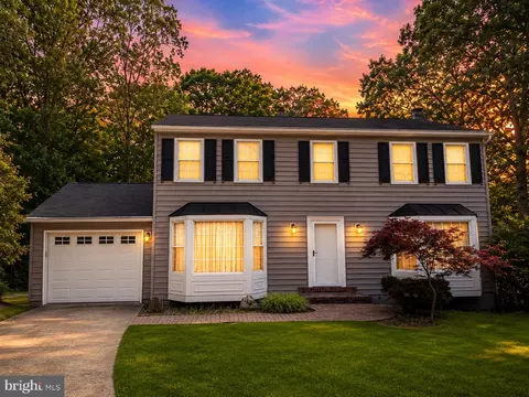 9615 Podium Dr, Vienna, VA 22182