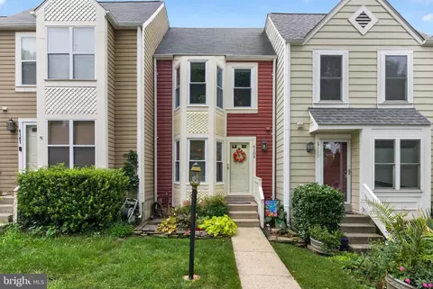 6109 Liverpool Ln, Alexandria, VA 22315