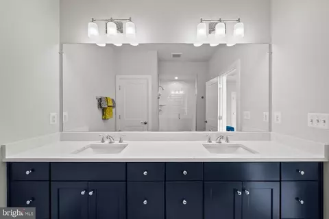 Bath - 2317 Liberty Loop, Herndon, VA 20171 photo 1 of 3