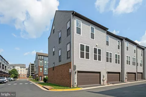 Exterior - 2317 Liberty Loop, Herndon, VA 20171 photo 5 of 8