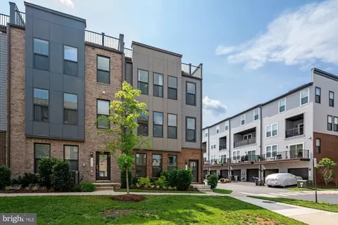 Exterior - 2317 Liberty Loop, Herndon, VA 20171 photo 7 of 8