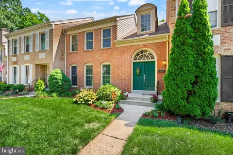 4619 Luxberry Dr, Fairfax, VA 22032
