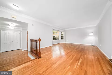 Living - 7308 Aynsley Ln, Mclean, VA 22102 photo 5 of 15